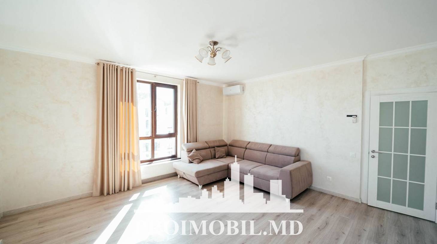 https://images.proimobil.md/q9ug2wIrKuT_FpNk8-BUj5VP9bKWvZTe2JgDFzic8UU/watermark:0.75:so:0:30:0.39/resize:fill:1460:816:1/gravity:ce/bG9jYWw6Ly8vZXN0YXRlL2xyL2IzMzRkYmExLWVlODktNGQ0Yi04N2RkLWFkZDg2NDMzMTBiMy5qcGVn