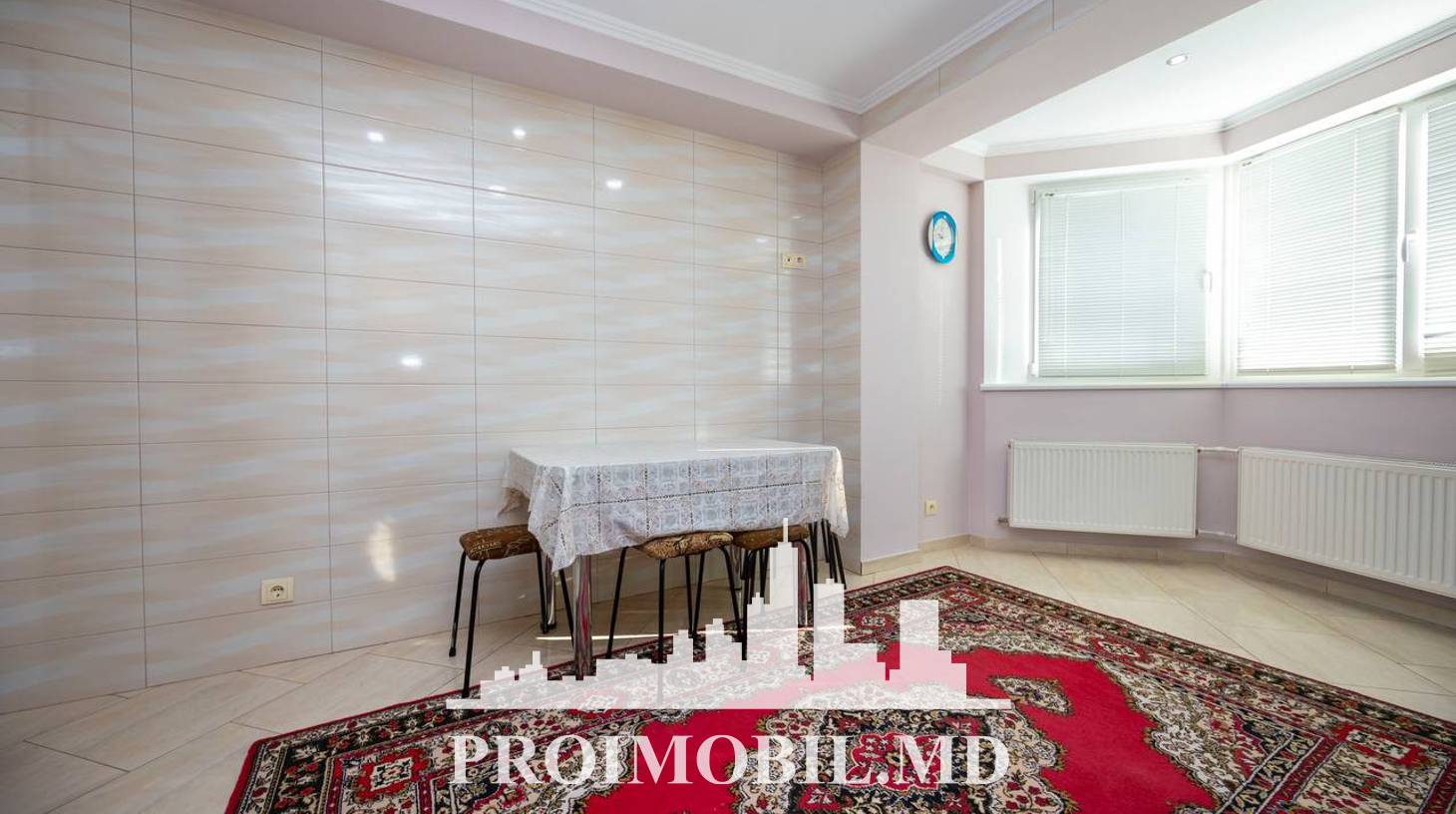 https://images.proimobil.md/qAac8xvj_OJEkSEcipduGkN3HS7wj8wo5XrfqHr3808/watermark:0.75:so:0:30:0.39/resize:fill:1460:816:1/gravity:ce/bG9jYWw6Ly8vZXN0YXRlL2xyLzIxOTc1MjIyLTZkYTMtNDgzMi1hMmQ2LWY2NWNiZDFjMzBhMC5qcGVn