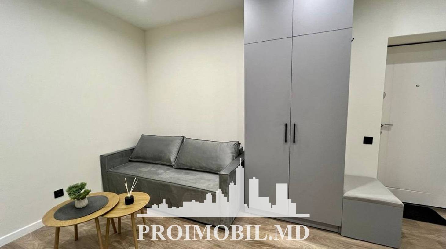 https://images.proimobil.md/qBR3uJ9vVeelkZg6-LHRkoSxNhBKcYT34tKeRJ1rxE8/watermark:0.75:so:0:30:0.39/resize:fill:1460:816:1/gravity:ce/bG9jYWw6Ly8vZXN0YXRlL2xyLzQzYmM4ZWM5LWIyN2QtNGZjZC04NTcyLTVkZDZhZGZmZjkzOC5qcGVn