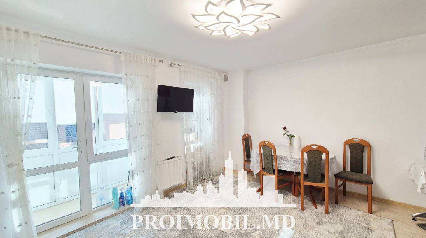 https://images.proimobil.md/qFXORkx3YE7sKIAxbmt_TfV43Oqsk8DdAGHrwcGB4mU/watermark:0.75:so:0:30:0.39/resize:fill:1460:816:1/gravity:ce/bG9jYWw6Ly8vZXN0YXRlL2xyLzhmYTViMDhjLWQxNzYtNGJkOC1hNzU2LTcxMTk3MGNhZjM2ZC5qcGVn