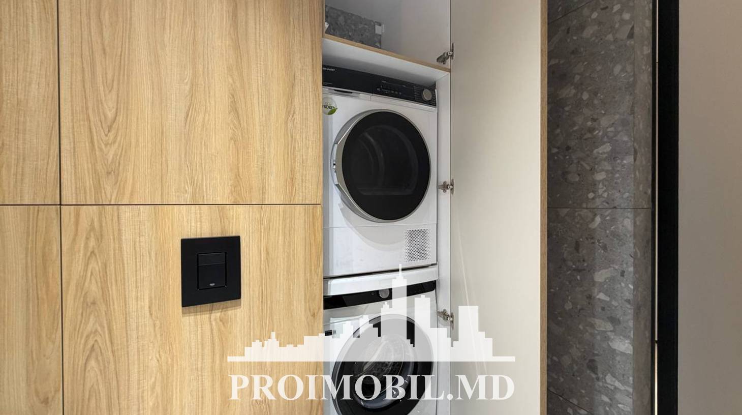 https://images.proimobil.md/qGEgkHO3fqlIXP4QdaWxrzXLq7KusLV1KkF1pDNrDnI/watermark:0.75:so:0:30:0.39/resize:fill:1460:816:1/gravity:ce/bG9jYWw6Ly8vZXN0YXRlL2xyLzAzMjY1OTQ3LWYwYWMtNDQ0OC1hYzUxLWI4YTJkMDU0ZWQ5OS5qcGVn