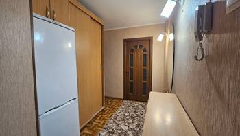 https://images.proimobil.md/qGlfX-sUO_tGax0A4KqyxeVMYwJorDHgPpL491L-mW0/resize:fill:350:198:1/gravity:ce/bG9jYWw6Ly8vZXN0YXRlL2xyL2VlNjQ3MGRhLWNmNzEtNGUzMC1hN2NhLWRiODYzYTIwNTgzZi5qcGVn