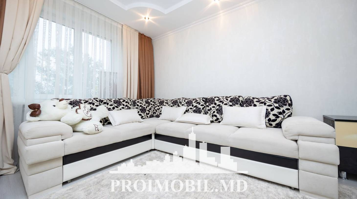 https://images.proimobil.md/qN4cXFdgst9Je6Hely1R7K8fX4N9sQHo5W-W7XZfbhk/watermark:0.75:so:0:30:0.39/resize:fill:1460:816:1/gravity:ce/bG9jYWw6Ly8vZXN0YXRlL2xyLzQ0YzVkNDhjLTI0ZmItNDkzOS04YzA5LTZjOTllM2U1Njk2OS5qcGVn