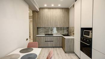 https://images.proimobil.md/qNIM3SV6i3zaM1IcokjYEIYoI3wazaFLZIrardQZM4c/resize:fill:350:198:1/gravity:ce/bG9jYWw6Ly8vZXN0YXRlL2xyLzYwNTU2N2I3LWRhMWMtNDk2OC1iYzg1LWZiYjkwNjM3MjRlNC5qcGVn