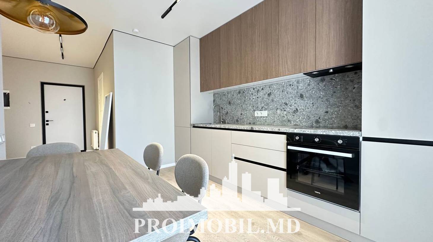 https://images.proimobil.md/qQ0xWHbn0Zhw43nEHnA-t0Q28B1jksMnhkqZXyiGOuo/watermark:0.75:so:0:30:0.39/resize:fill:1460:816:1/gravity:ce/bG9jYWw6Ly8vZXN0YXRlL2xyLzM2ZDU4MTI2LTI2YzQtNDFkYi1iMmE5LWE2NzUzMzVhOGMyOC5qcGVn