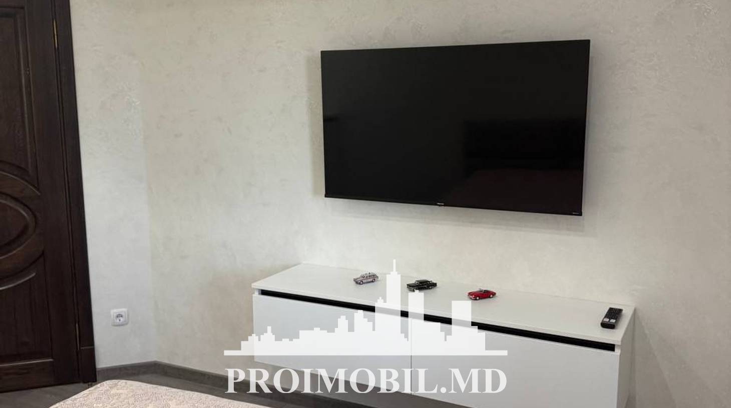 https://images.proimobil.md/qQCTyQuvaof1EkORYy0naoSSpXBq5e5RV5FFSJw_DPE/watermark:0.75:so:0:30:0.39/resize:fill:1460:816:1/gravity:ce/bG9jYWw6Ly8vZXN0YXRlL2xyLzAyYWU4NDRlLTZmYzYtNDBjNC1iNWY3LThiYjRmOTE1YmQ2YS5qcGVn