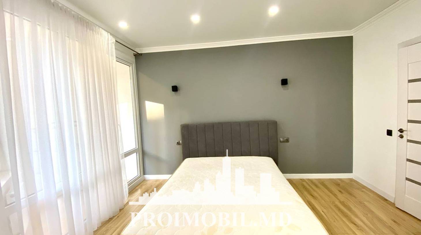 https://images.proimobil.md/qR-C-vs2DRAtmeil5d4tTMrNYdbIa189cbBTtSC3s1Y/watermark:0.75:so:0:30:0.39/resize:fill:1460:816:1/gravity:ce/bG9jYWw6Ly8vZXN0YXRlL2xyLzM1NjdkYzllLTRiZjQtNDRhZC05MjUyLTNlZDRjMmJiNzBlNC5qcGVn