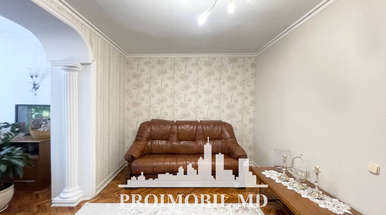 https://images.proimobil.md/qVqtN8pjCRc4brP9byjzgYf1R3SWm3IRJHssOzBFaOQ/watermark:0.75:so:0:30:0.39/resize:fill:1460:816:1/gravity:ce/bG9jYWw6Ly8vZXN0YXRlL2xyLzEyZWRiZWI5LWQ2M2YtNDA5OC04Y2NiLWQ3YmVmYmI2N2UxZC5qcGVn