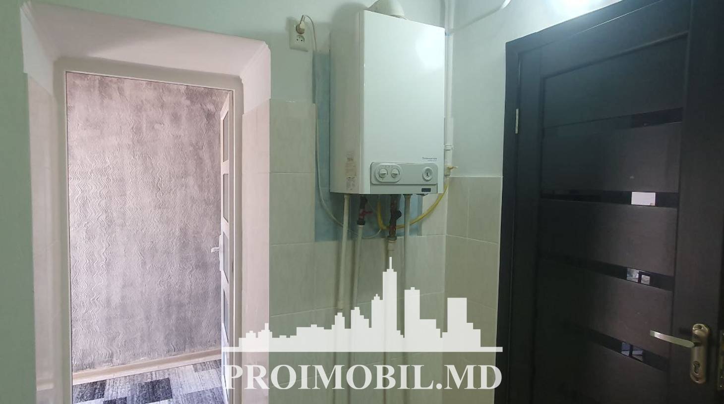 https://images.proimobil.md/qXfZ1acsYhLD4Zw3CZiTAbRslihPRP7PV_BxYjn8Fw0/watermark:0.75:so:0:30:0.39/resize:fill:1460:816:1/gravity:ce/bG9jYWw6Ly8vZXN0YXRlL2xyL2I1ZDE2MWIyLWEwODUtNDY3Ni05NDhmLTlkNjAzNWY4Yjc2Zi5qcGVn