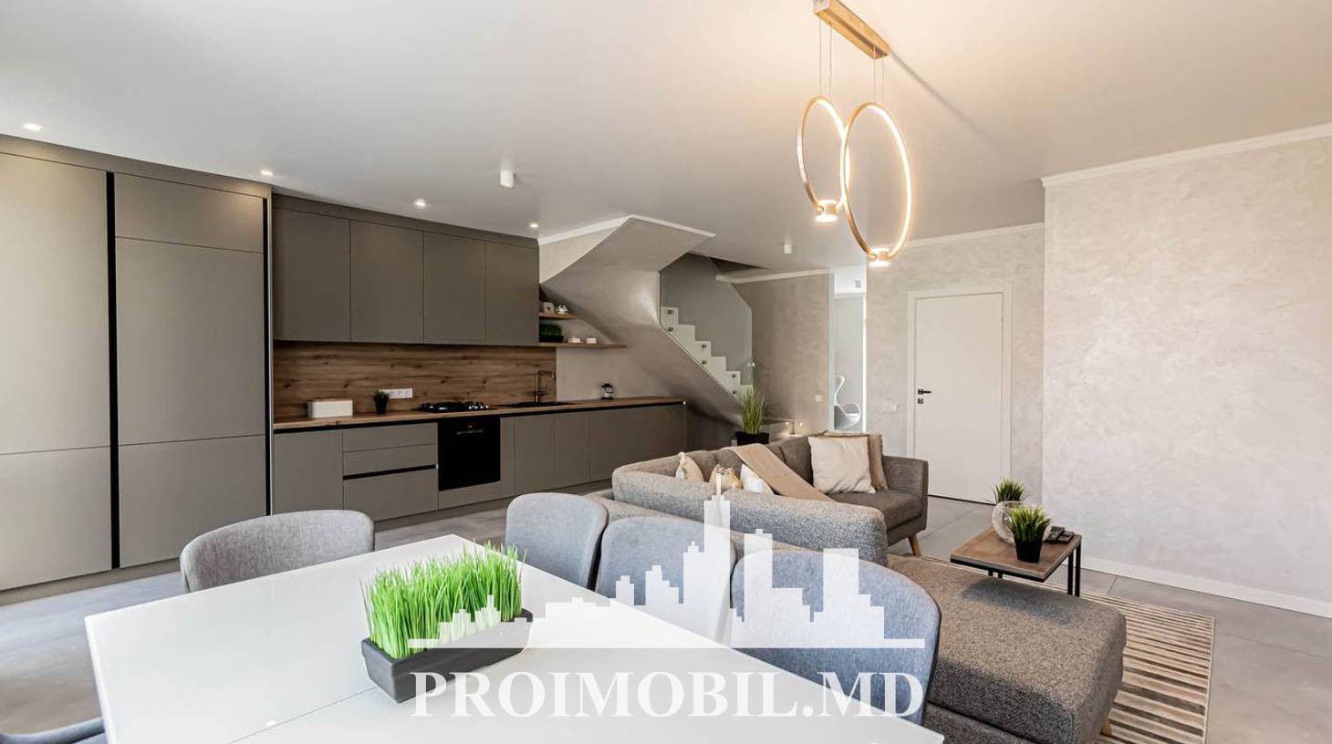 https://images.proimobil.md/qXvVXVoFZ7T7gLX8SEYrQO740bvgOcj5yv_4w8r75M4/watermark:0.75:so:0:30:0.39/resize:fill:1460:816:1/gravity:ce/bG9jYWw6Ly8vZXN0YXRlL2xyLzI0ZjM0NTk2LTQ3ODctNDAxZS1hMTgyLTlmMTMwZTc3MzcwNi5qcGVn
