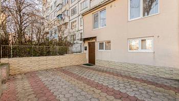 https://images.proimobil.md/qd8vwlqlkjeACuK3s6ZrOr-7vYpFZ7YH_CFPF-lVLbM/resize:fill:350:198:1/gravity:ce/bG9jYWw6Ly8vZXN0YXRlL2xyLzhkZTVmMTllLTUwZDAtNGM3ZC05NDA4LWY2ZDU4NjA4ZDNkZi5qcGVn