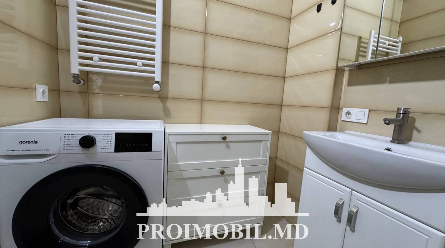 https://images.proimobil.md/qdMbsgL1HjUqpKZLiww6k4pzwHaR7rWtJyUi3PSrFVY/watermark:0.75:so:0:30:0.39/resize:fill:1460:816:1/gravity:ce/bG9jYWw6Ly8vZXN0YXRlL2xyL2I0N2I5MmE3LWUzZTEtNGM1Zi04NjMzLWQ5MDNhMTg3Yjk4Ny5qcGVn