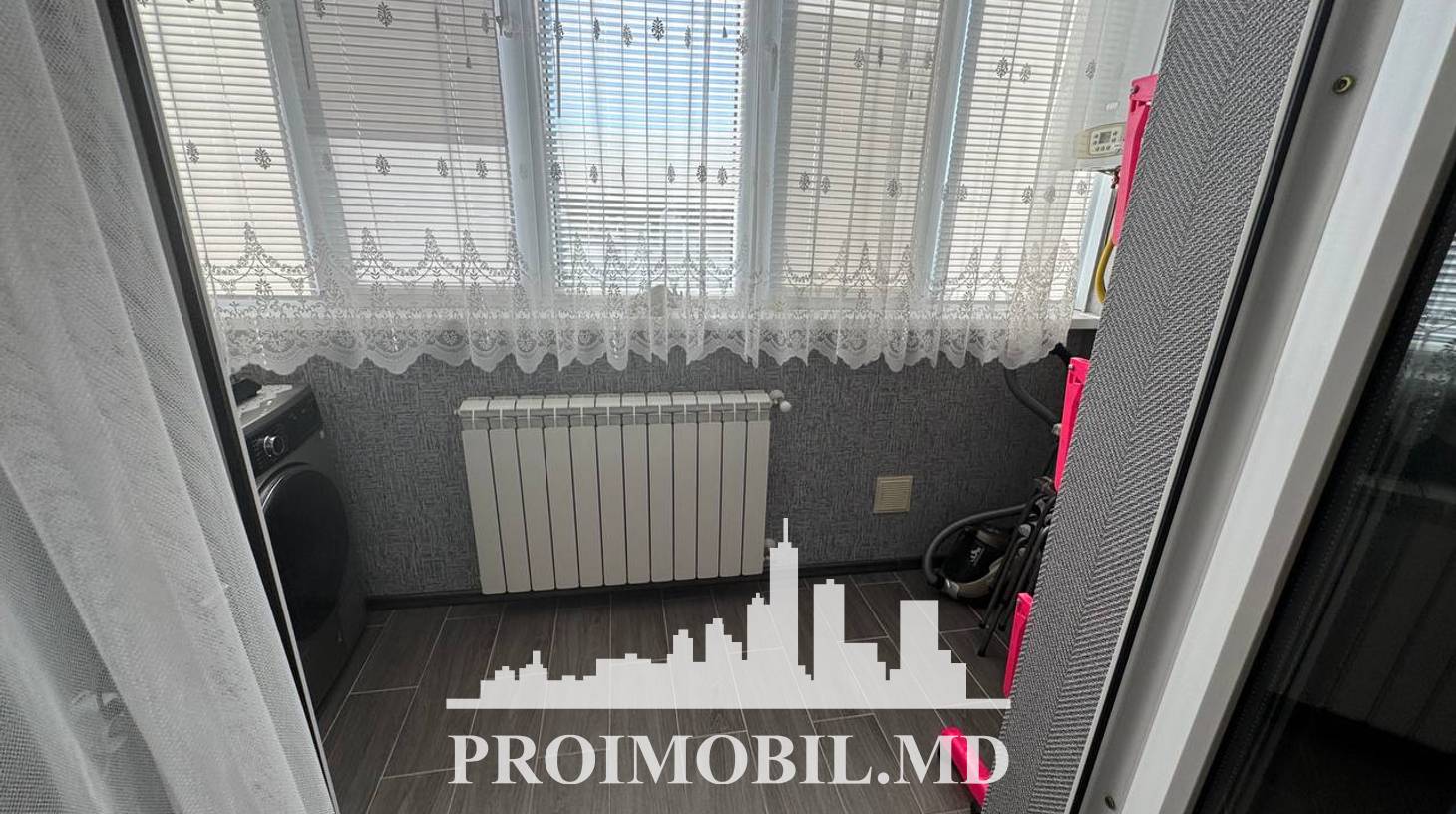 https://images.proimobil.md/qddN89yTgPZzfDae5b4J7EMXrZyOGu-DHe5lsz0RwmU/watermark:0.75:so:0:30:0.39/resize:fill:1460:816:1/gravity:ce/bG9jYWw6Ly8vZXN0YXRlL2xyLzJiZDZiYzRkLTU3NGItNDgyOC1hMDBjLWYwYTBhZWJlMGMwYS5qcGVn