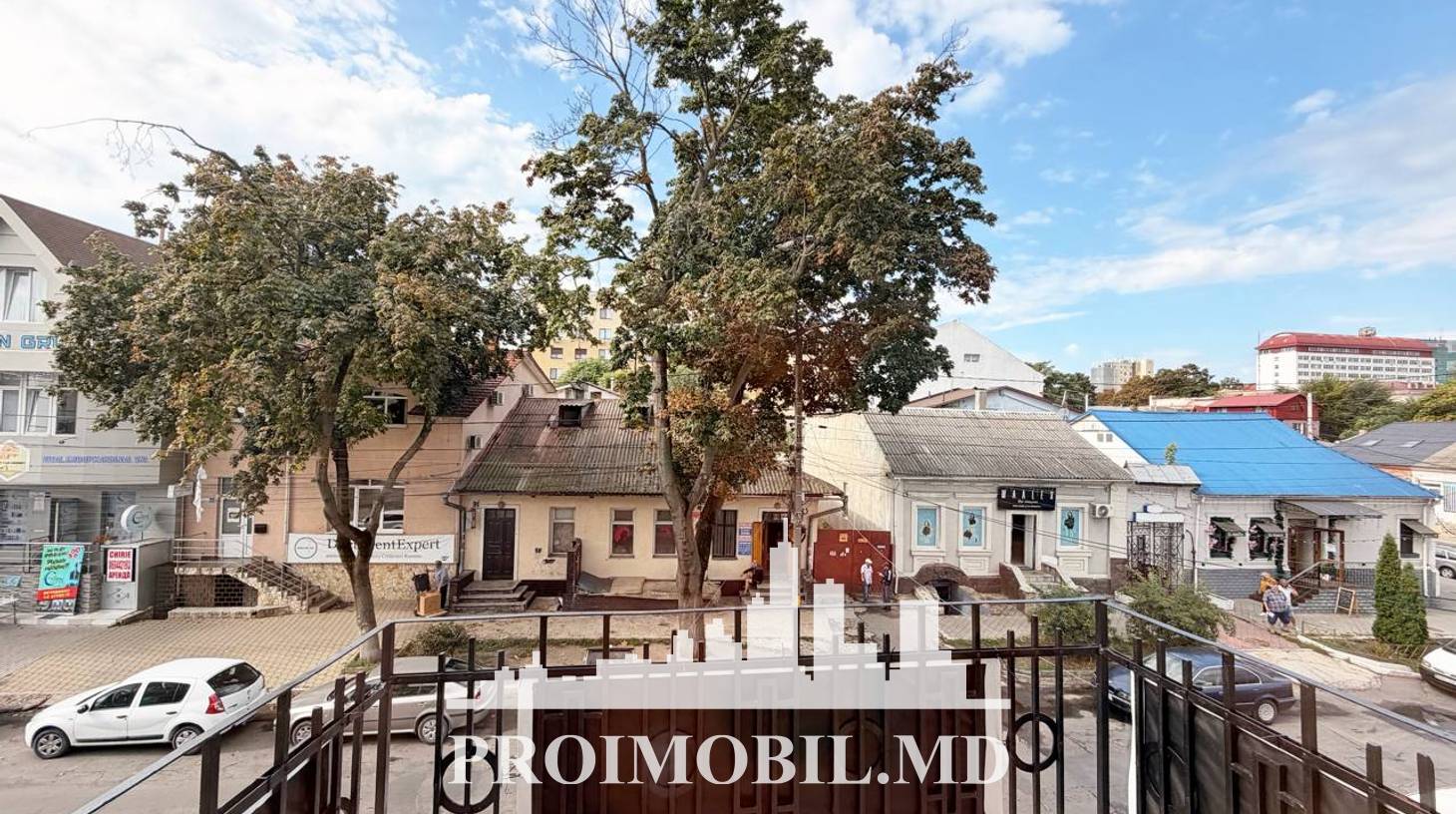 https://images.proimobil.md/qdt1FEBbf380grQ9Ue-2GEwI0XlzLnbEbD5BQ64vql8/watermark:0.75:so:0:30:0.39/resize:fill:1460:816:1/gravity:ce/bG9jYWw6Ly8vZXN0YXRlL2xyLzhjN2VmYTU4LWYzNGMtNDNhMy1hYjZiLTYxNmYzOWFmMTUyMC5qcGVn