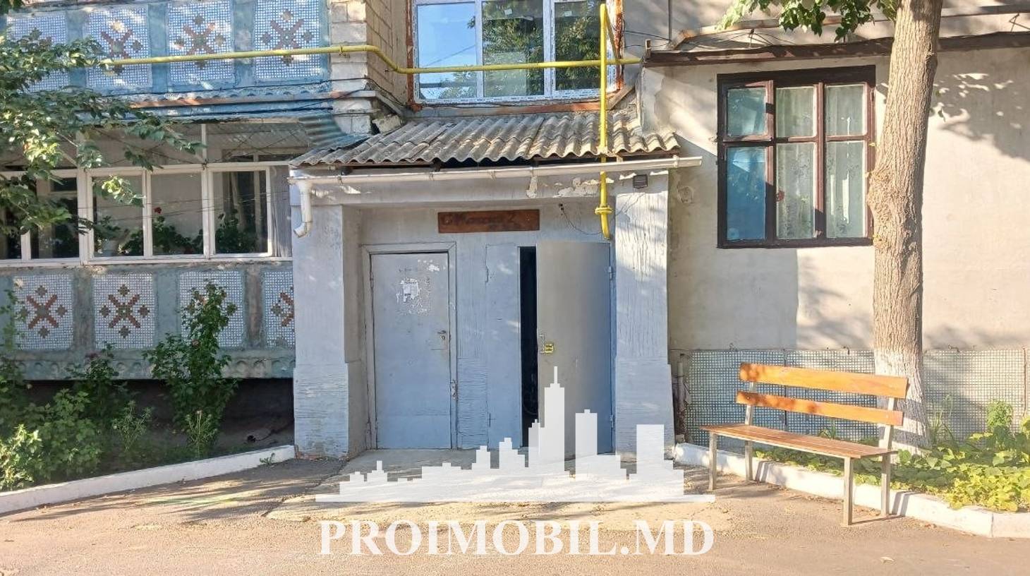 https://images.proimobil.md/qdzwqwrwQujuelCeYf8iGx5sDWZkXKJXOUWu5dsGjqQ/watermark:0.75:so:0:30:0.39/resize:fill:1460:816:1/gravity:ce/bG9jYWw6Ly8vZXN0YXRlL2xyL2IzMzNmOGMzLWFhMDEtNDE5MS1iNzM0LWI3ZjFkMjY1OGM2MC5qcGVn