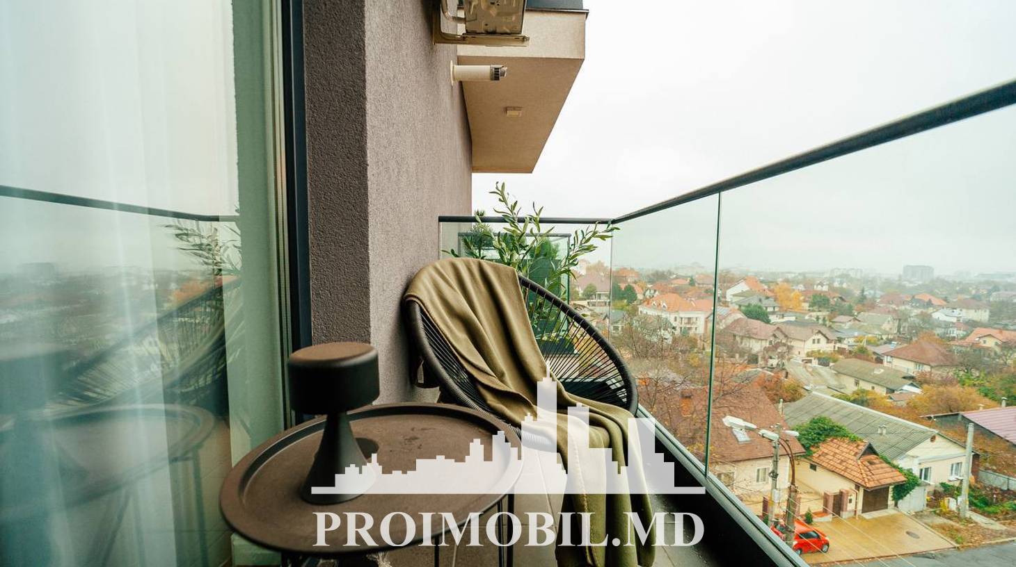 https://images.proimobil.md/qfIUuh4PaD2ht6x6xiPTusTy5F1d2Jl4YwG1nvnZrXc/watermark:0.75:so:0:30:0.39/resize:fill:1460:816:1/gravity:ce/bG9jYWw6Ly8vZXN0YXRlL2xyLzVjMTVhMzkzLTY1MjAtNDNjMS05MDRlLTM0ZTllNjQwMTUxYS5qcGVn
