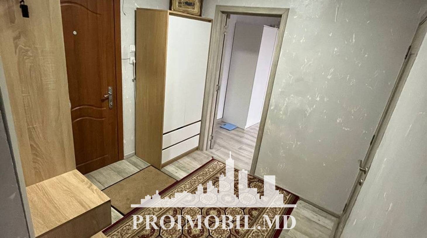https://images.proimobil.md/qfIyr8r_uz9TNRWMoSgSo7YZvGrQkbOx1onyT_B7r10/watermark:0.75:so:0:30:0.39/resize:fill:1460:816:1/gravity:ce/bG9jYWw6Ly8vZXN0YXRlL2xyL2Q5OTZhYjA0LWIyNmEtNDlhMS1iY2I4LWY5NjFmMTlhYjJlZC5qcGVn