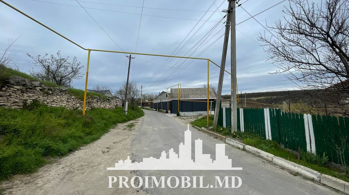 https://images.proimobil.md/qhV7EjUIaCjg4WmXvop8968Fywi7jDy1oK6yNj547Vk/watermark:0.75:so:0:30:0.39/resize:fill:1460:816:1/gravity:ce/bG9jYWw6Ly8vZXN0YXRlL2xyLzc3NTUwNGYzLTAxMjEtNDA3Mi1iMGNkLWU3Nzc3MjdlZGY4OC5qcGVn