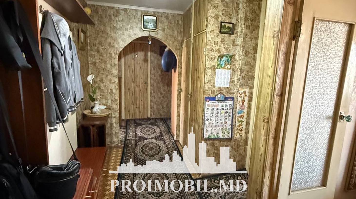 https://images.proimobil.md/qhsKo8QRXyqxxfJUwTtS1yBFtoLn9txL8u3BVjOiRHs/watermark:0.75:so:0:30:0.39/resize:fill:1460:816:1/gravity:ce/bG9jYWw6Ly8vZXN0YXRlL2xyL2RkNjIwOWFjLWM4YTgtNDFlNS04NjE4LTFlNDRmMDY3YjEwMS5qcGVn