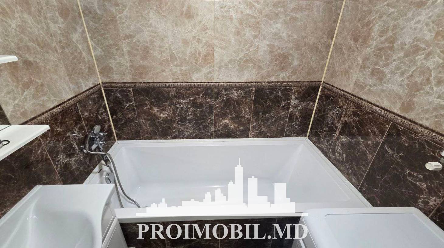 https://images.proimobil.md/qi30GScZncbJKMa273K92wirMjSdN4QgWJXCnO1TmW8/watermark:0.75:so:0:30:0.39/resize:fill:1460:816:1/gravity:ce/bG9jYWw6Ly8vZXN0YXRlL2xyL2E3N2ZmZjFlLTU5ZTgtNDg5MS04M2ZiLTc2MDhmYTU3N2Q2Ni5qcGVn