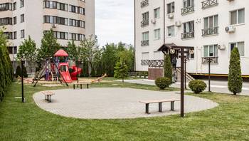 https://images.proimobil.md/qlS8TTUiJGeFXMofpg_eJdYqsuUXugGnf4A6leed3GY/resize:fill:350:198:1/gravity:ce/bG9jYWw6Ly8vZXN0YXRlL2xyL2IwMGI5N2RjLTI2OWQtNDJjNi1hZDY3LTU0ZmQzMDVkY2JiNi5qcGVn
