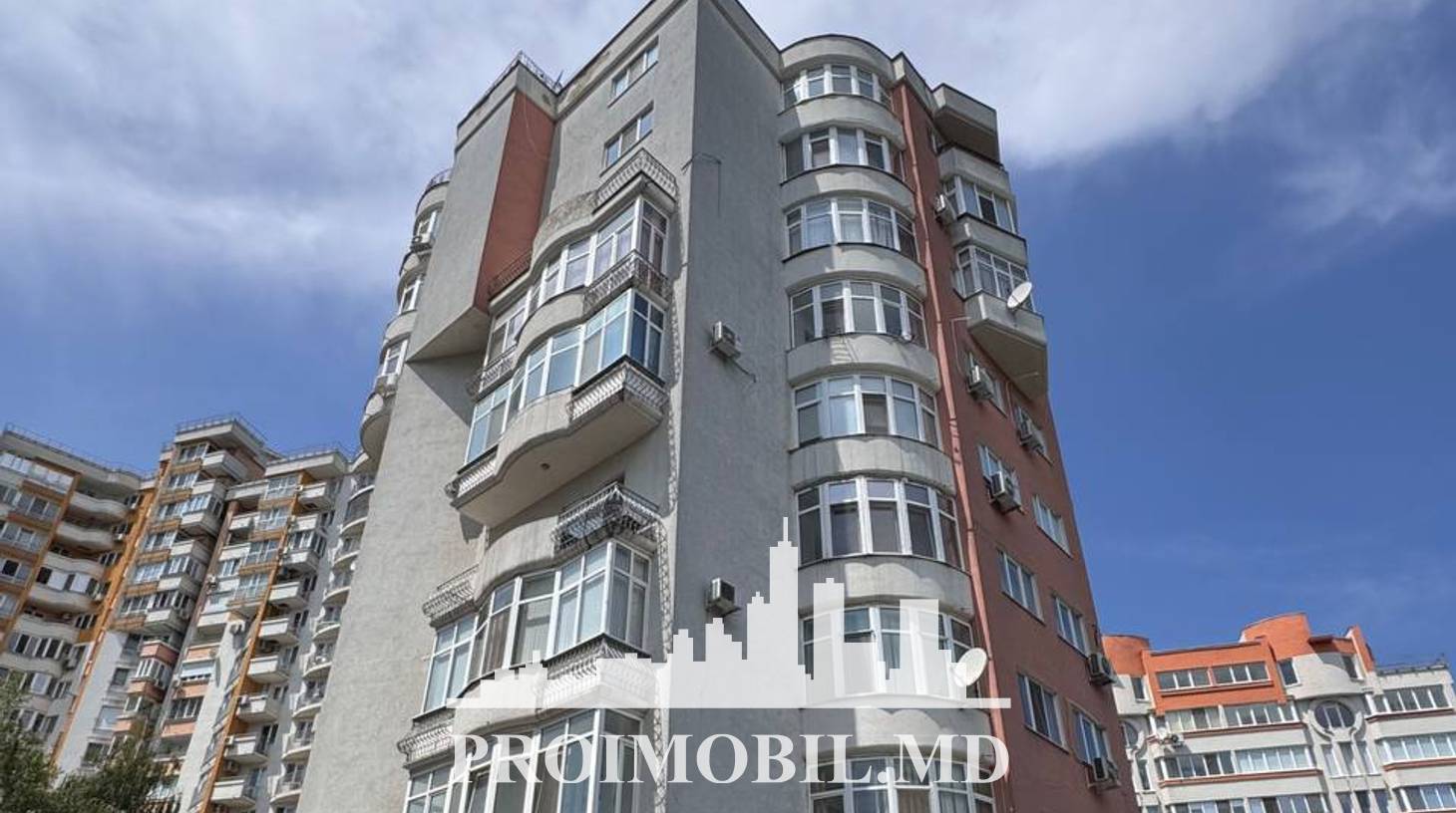 https://images.proimobil.md/qmInEHvpQ3f4WVQ27cNxzaBAuqpuB2y17-Uwz4tlRbE/watermark:0.75:so:0:30:0.39/resize:fill:1460:816:1/gravity:ce/bG9jYWw6Ly8vZXN0YXRlL2xyLzAyZDVkZWVlLTcxZjctNDNiYy1iNzBkLTAyNjZkZTcyN2JlZC5qcGVn