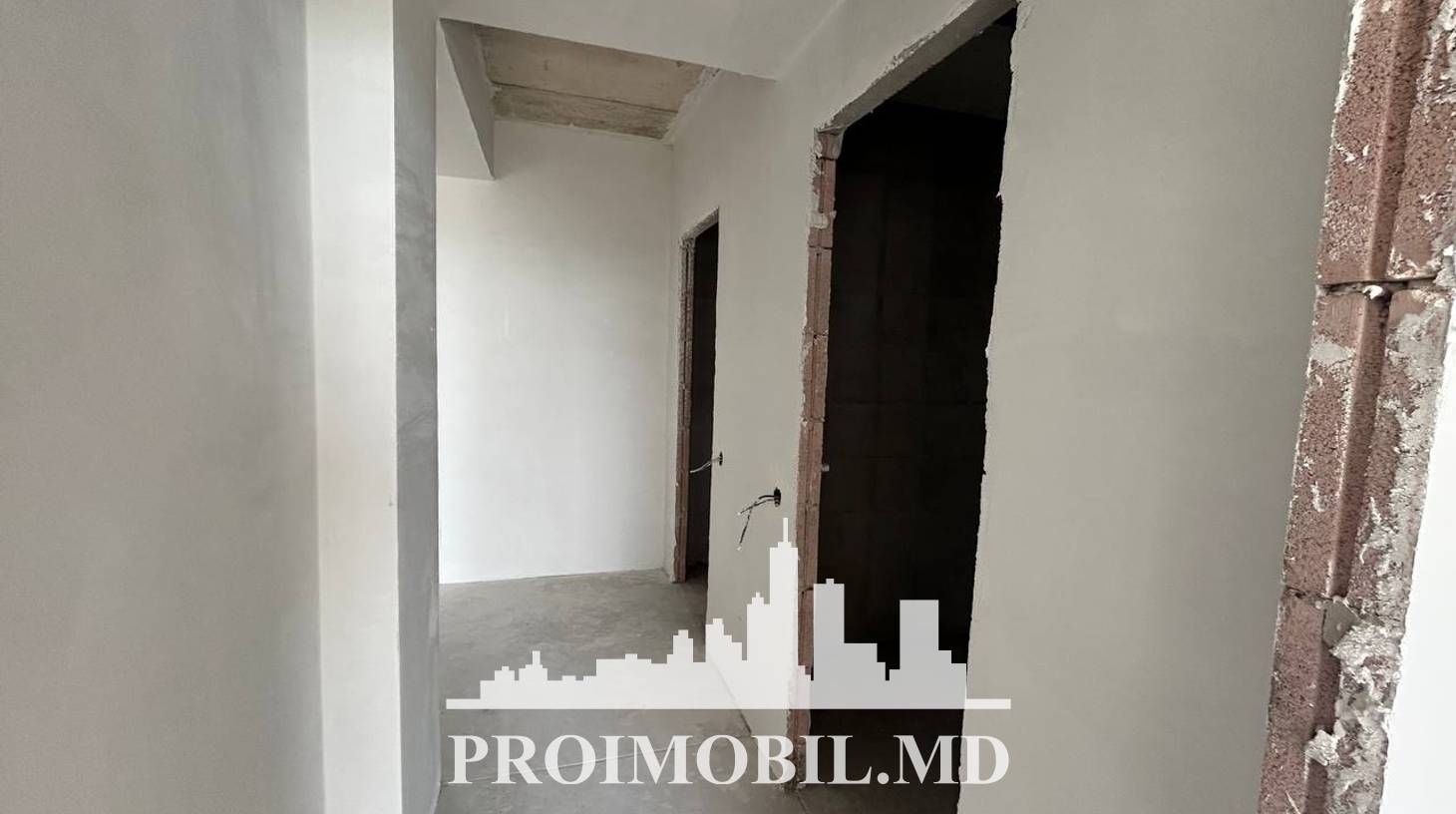 https://images.proimobil.md/qmoP6IZUpgNcXQw1nPzMg1yEqlZYl41O7BwHG51P-s8/watermark:0.75:so:0:30:0.39/resize:fill:1460:816:1/gravity:ce/bG9jYWw6Ly8vZXN0YXRlL2xyL2I3NzdiZDAwLTQyMjEtNGExNC1hZTYyLTRhYjZkOTJkZTdjZi5qcGVn