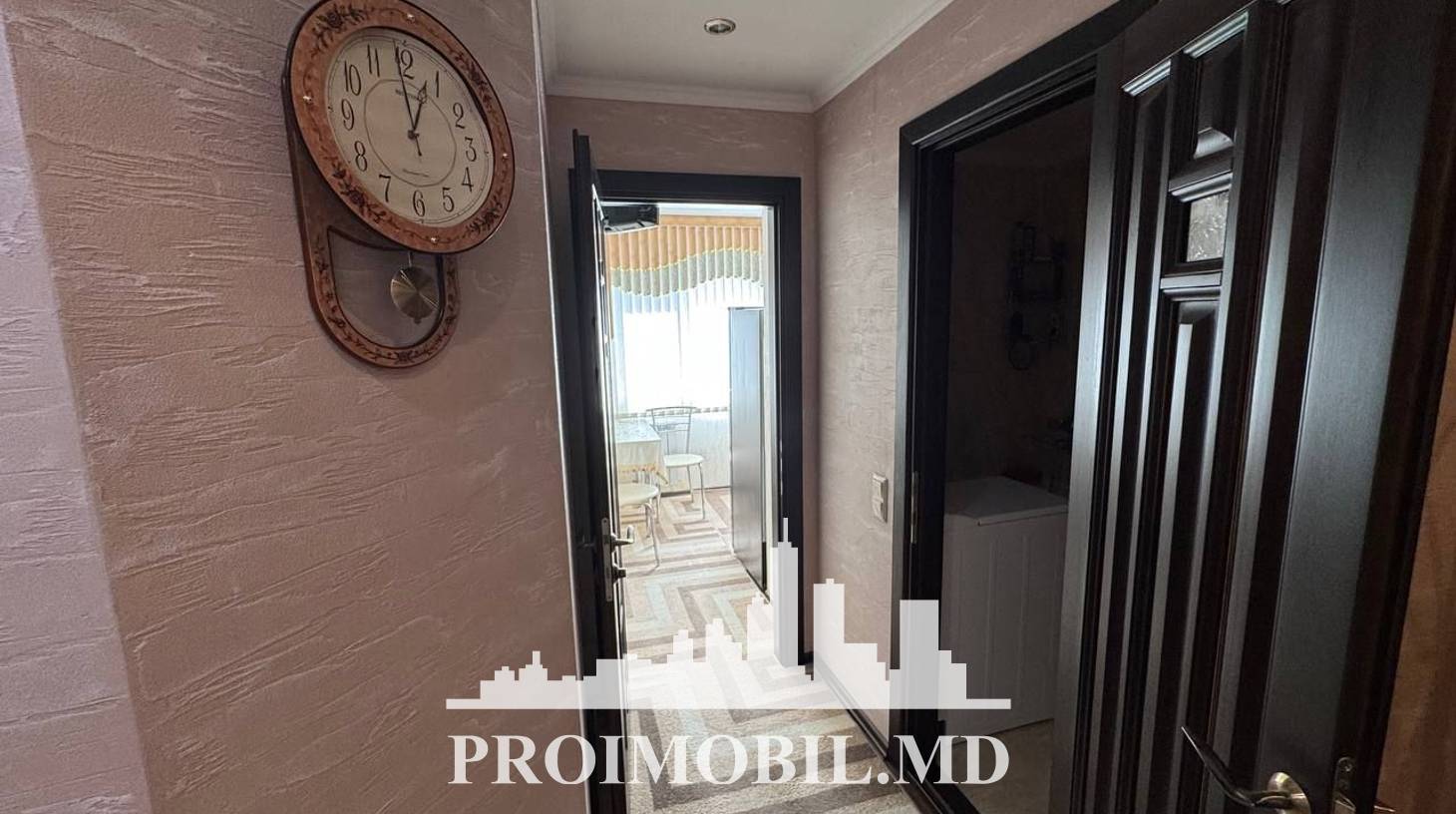 https://images.proimobil.md/qn-ik8Y_VPSFGHgcmJ7tiONos5lHNIUWpgbMD-6rNr0/watermark:0.75:so:0:30:0.39/resize:fill:1460:816:1/gravity:ce/bG9jYWw6Ly8vZXN0YXRlL2xyLzJhNjdjZWRiLTJmM2YtNGI0OS1iNzc4LTY1M2M5Njc5OTRhYy5qcGVn