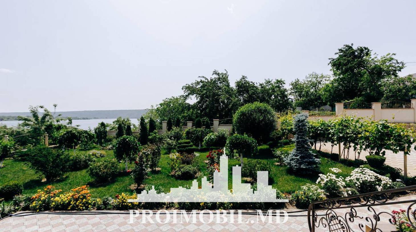 https://images.proimobil.md/qp5vdzEOQstVc9-p3ILqa52OjhOQvDkM7XWC5zpmGPY/watermark:0.75:so:0:30:0.39/resize:fill:1460:816:1/gravity:ce/bG9jYWw6Ly8vZXN0YXRlL2xyL2NiM2RjZjkzLWM4YmMtNDdmOS1hNzhiLTE3ZWQwZTM2NmM0NC5qcGVn