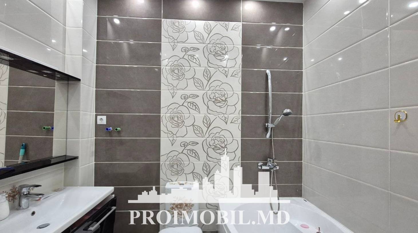 https://images.proimobil.md/qq6UMXIE6K2oprvT3VVyggtKC_v9y5-hkv-rqsYGphM/watermark:0.75:so:0:30:0.39/resize:fill:1460:816:1/gravity:ce/bG9jYWw6Ly8vZXN0YXRlL2xyLzZkOTI3N2I1LTE3MWQtNDEzNy04NmI1LWRhYmEwNjc0MjZiNy5qcGVn