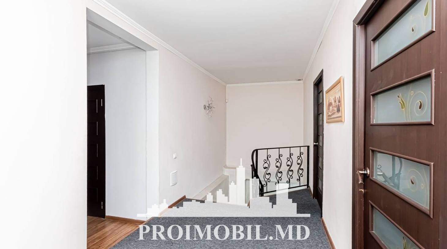 https://images.proimobil.md/qsJGQzR-879B8wLDL-p10GZGrtpPV_5w9si3btuCwMQ/watermark:0.75:so:0:30:0.39/resize:fill:1460:816:1/gravity:ce/bG9jYWw6Ly8vZXN0YXRlL2xyL2FmZTFkMDdjLTU4ZmMtNDRlNS04ZjNkLTc1Njc2MjFiYmUxNi5qcGVn