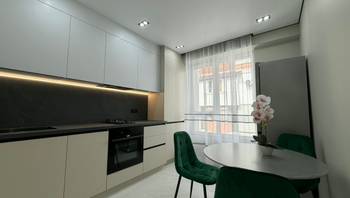 https://images.proimobil.md/qvrLzXCFeerhhOvFj5ixjXLi54Q1U3XFwYrNv0SdJOQ/resize:fill:350:198:1/gravity:ce/bG9jYWw6Ly8vZXN0YXRlL2xyL2QxODI4ZmY2LTlkYWItNGE5Yy05YzJhLWUxMmViMzM3ZWEwYS5qcGVn