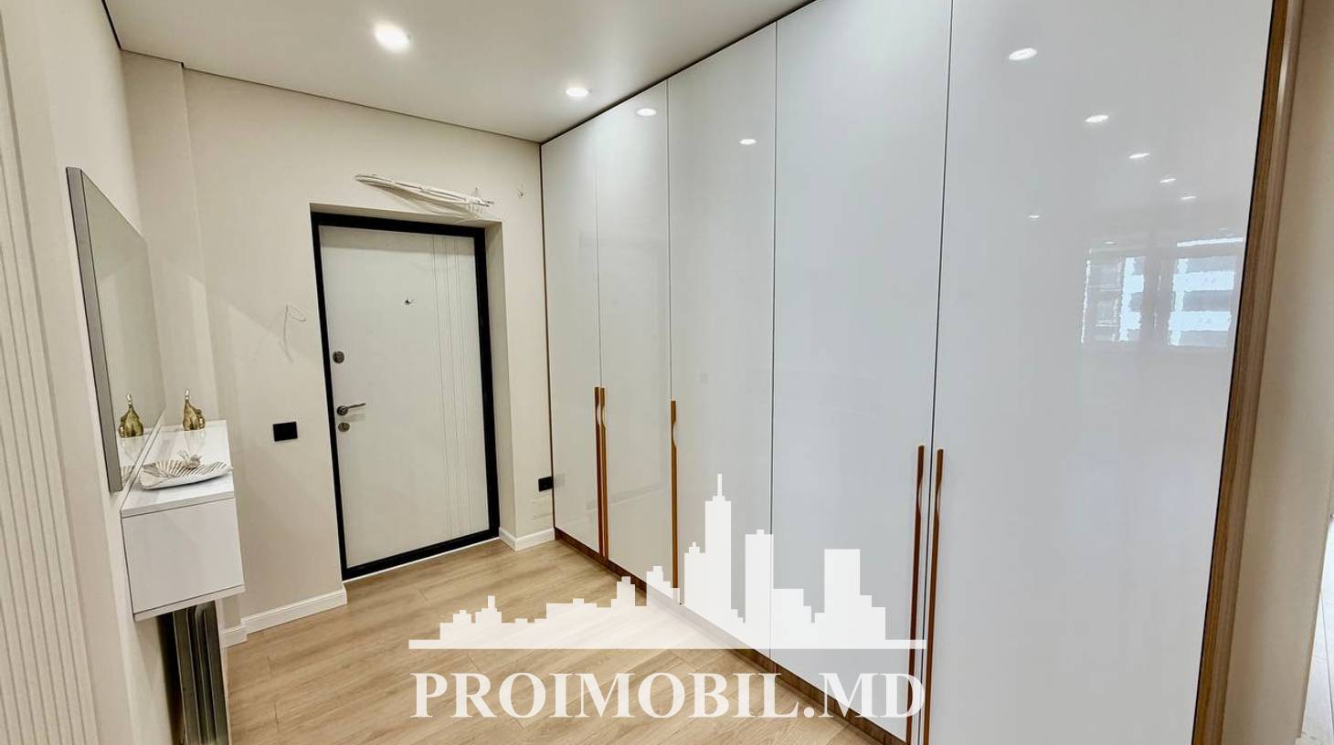 https://images.proimobil.md/qyDsIssoiumcjlg2krzsEmFAgxPabuvjjIOQeKI-HvA/watermark:0.75:so:0:30:0.39/resize:fill:1460:816:1/gravity:ce/bG9jYWw6Ly8vZXN0YXRlL2xyL2YwMzA2ODVmLTkyMTQtNGU3Zi04MzBkLWNkMTNiMTg0ZWI5MC5qcGVn