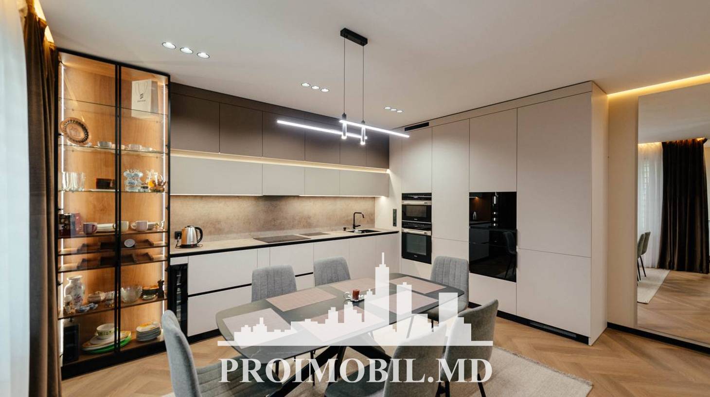 https://images.proimobil.md/r0q9xxvoft_1o3XI1IOmR4onInixvkqrhjXrucUoYT8/watermark:0.75:so:0:30:0.39/resize:fill:1460:816:1/gravity:ce/bG9jYWw6Ly8vZXN0YXRlL2xyLzY4Y2QzZjgxLTNkZDMtNGExZS05NWFiLWFkMzM5MjQyNTcyOC5qcGVn
