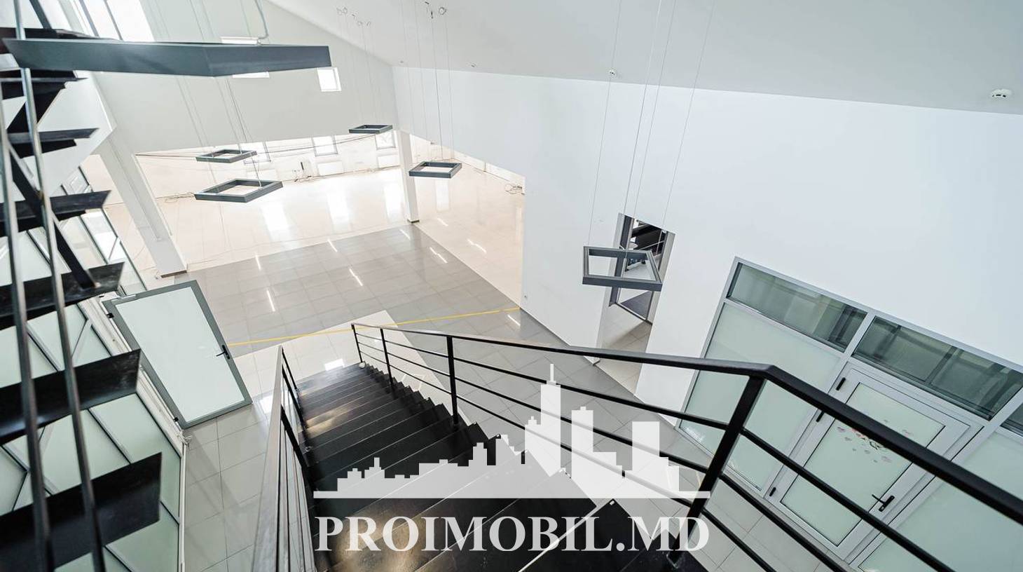 https://images.proimobil.md/r1Ck3himUXLi9LnszPQJ2CTaebzSXPfudQVfLGayRJQ/watermark:0.75:so:0:30:0.39/resize:fill:1460:816:1/gravity:ce/bG9jYWw6Ly8vZXN0YXRlL2xyL2EzZTAyN2ZjLTM1YWYtNDZkNC04ZTIyLTQ2MjIyYmVmNzc4Zi5qcGVn