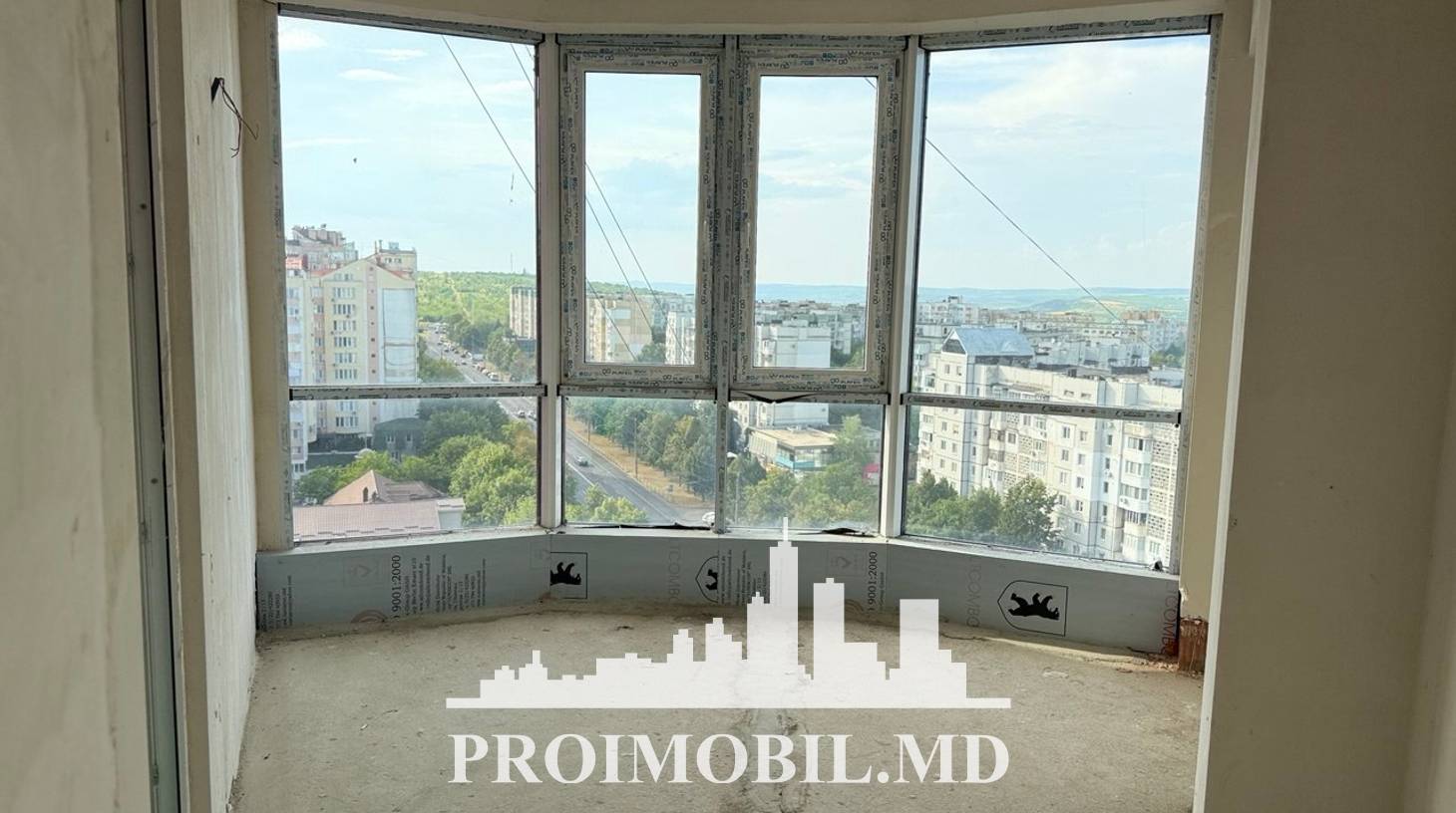 https://images.proimobil.md/r2VJKlm4qw5TZGdAnl6GulobRAPYAkLnzH1_3JuCHfw/watermark:0.75:so:0:30:0.39/resize:fill:1460:816:1/gravity:ce/bG9jYWw6Ly8vZXN0YXRlL2xyL2VlNTA1OTQzLTc3ODAtNDQwYi1hMTk1LTY3ODQxNjg1YmIzNy5qcGVn