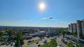 https://images.proimobil.md/r61KeeE_kgusDjDPdJXx-SFDp3YHw8BQnaO2t4aZlkw/resize:fill:350:198:1/gravity:ce/bG9jYWw6Ly8vZXN0YXRlL2xyL2IzMGQyMWEzLTM1YWMtNDAzZC04OTc4LTMxZWY0NDJjNDJjZS5qcGVn
