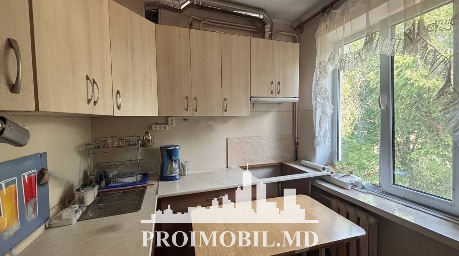 https://images.proimobil.md/r7EvR7mLDhvIO3kt-9Ib9W9wav8zJI_mulSL8ijfIrQ/watermark:0.75:so:0:30:0.39/resize:fill:1460:816:1/gravity:ce/bG9jYWw6Ly8vZXN0YXRlL2xyLzdhY2FmY2Y1LWIxNmUtNDRiOS04MDVkLWVmM2FjZDhkMThlNS5qcGVn
