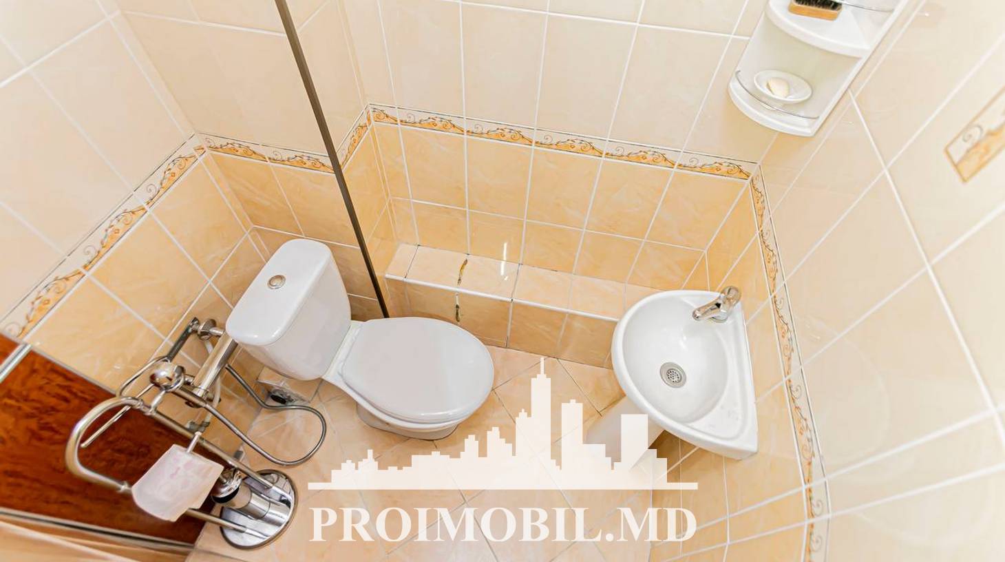 https://images.proimobil.md/r8f_Khn3hr9usHao7d3ufXAwgp6aeGWfXjwwH1M5mHg/watermark:0.75:so:0:30:0.39/resize:fill:1460:816:1/gravity:ce/bG9jYWw6Ly8vZXN0YXRlL2xyLzU5ZDQ3OTBlLTYzMjMtNGFiNS1iNGQzLWMxZTdkYTAwNWVhNC5qcGVn