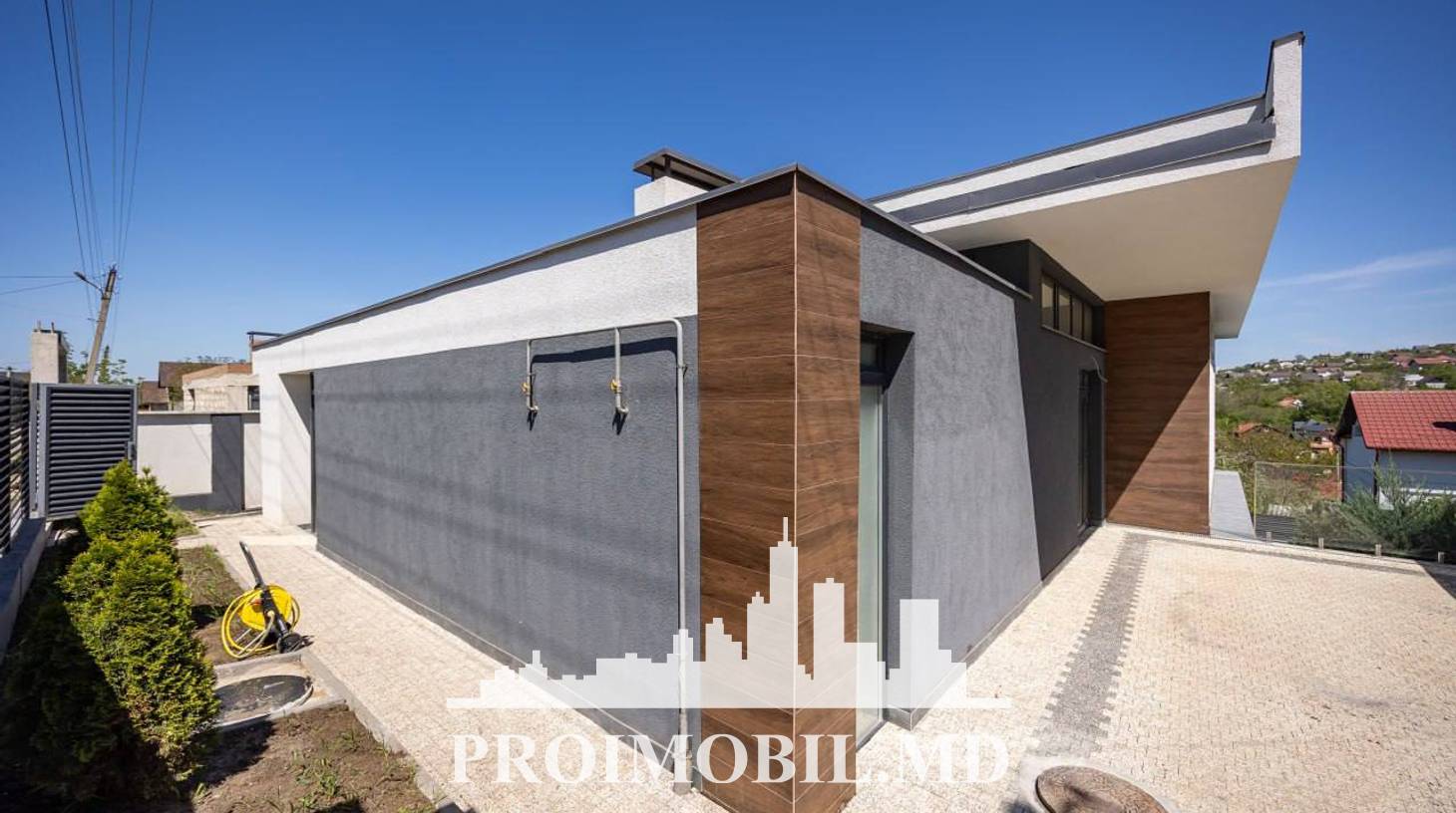 https://images.proimobil.md/r9bCBSoMJ76T3Zo_U5Fbj-UVBVQjGueOHVpvdLAPw8k/watermark:0.75:so:0:30:0.39/resize:fill:1460:816:1/gravity:ce/bG9jYWw6Ly8vZXN0YXRlL2xyLzIzNGZhOTUzLTAyZWQtNGFlZi05M2JjLWE1ZjM1MmE4MThlMC5qcGVn