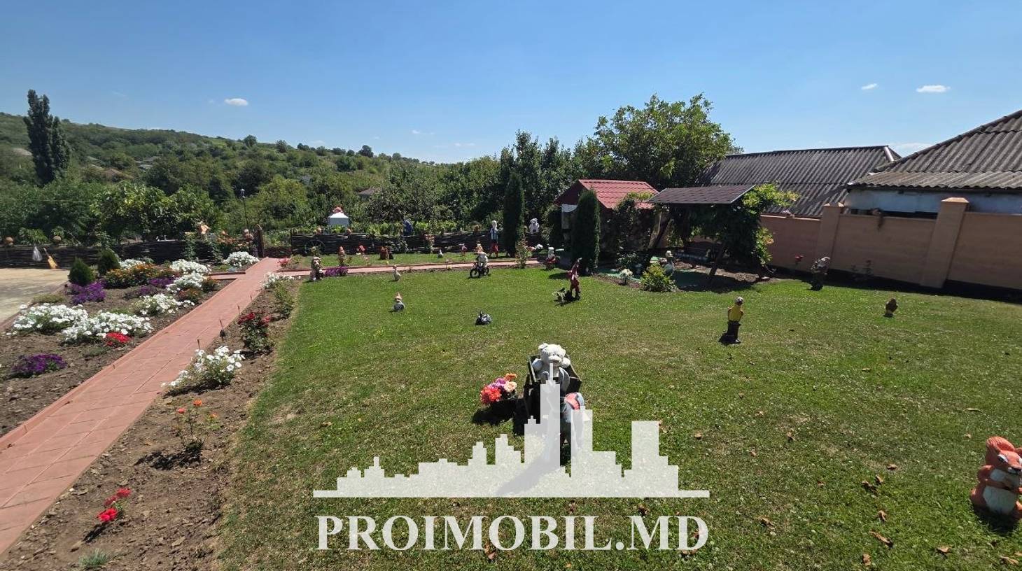 https://images.proimobil.md/rCPvayPSfPrpU_SmHbg5-jsyQC2ivg6SXA2H3X_VJiQ/watermark:0.75:so:0:30:0.39/resize:fill:1460:816:1/gravity:ce/bG9jYWw6Ly8vZXN0YXRlL2xyLzIyZTVkYmVmLTJiOTgtNGUyZi04MDc4LTVhMjUyZjE0NmZjYy5qcGVn