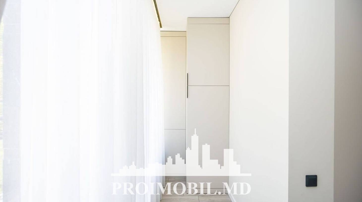 https://images.proimobil.md/rDEAKg9egwahzcWMNhWhYc9diqubSQMZTwKAKBxIQkk/watermark:0.75:so:0:30:0.39/resize:fill:1460:816:1/gravity:ce/bG9jYWw6Ly8vZXN0YXRlL2xyL2EwOWVhMjIxLTViNmYtNDRlNC1hZGE1LWU3Yjc3NmQxMjBjNy5qcGVn
