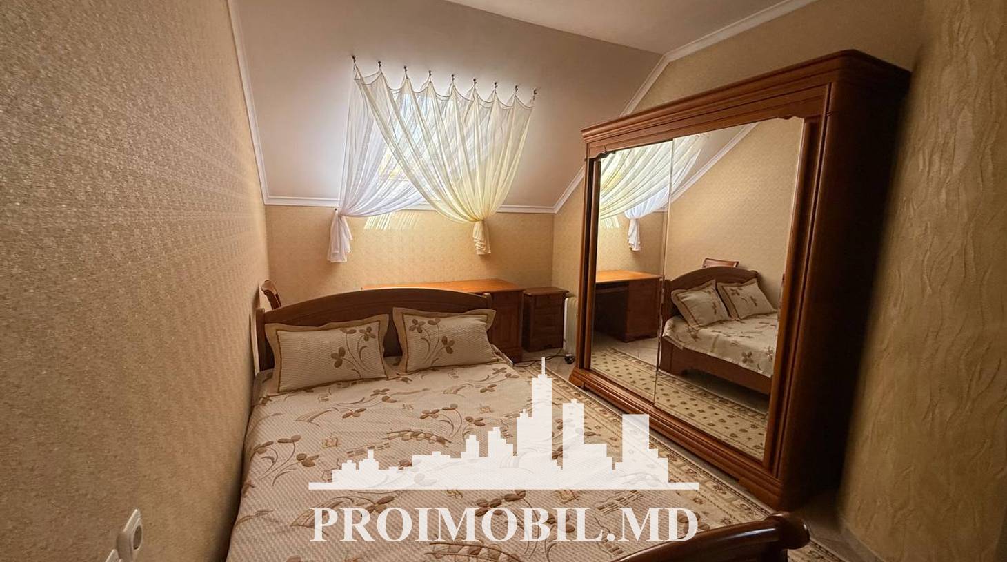 https://images.proimobil.md/rGEXm9Ej6v4l6kGx5GT5GOWlNxFu-yqiBY4XxuaODYg/watermark:0.75:so:0:30:0.39/resize:fill:1460:816:1/gravity:ce/bG9jYWw6Ly8vZXN0YXRlL2xyLzg5OTgyN2VhLWNjMmItNGRiOC04OTA3LWNlNGM5M2MxYmViZi5qcGVn