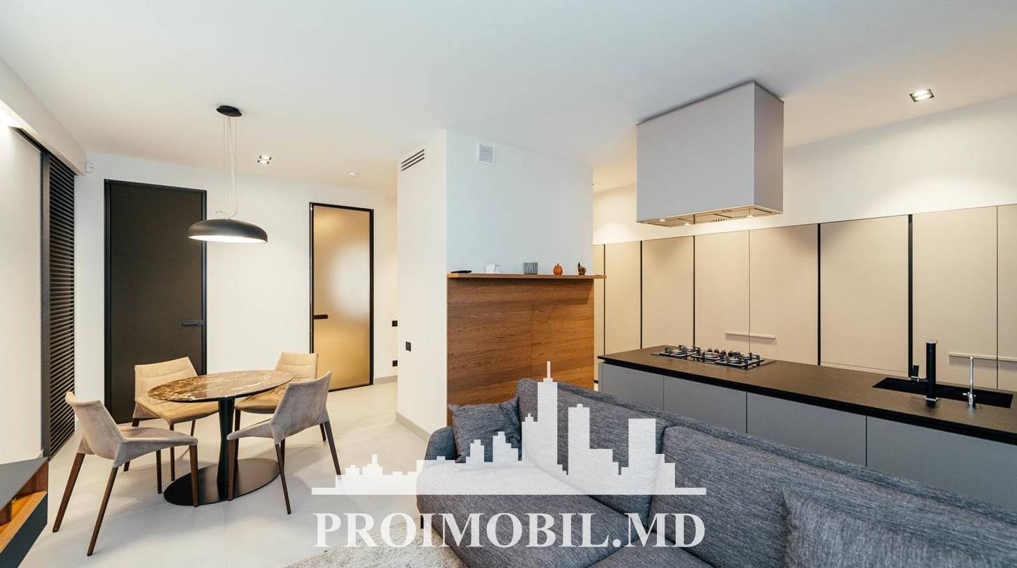 https://images.proimobil.md/rHvLWUpQ9-9NYyX9o-vgCW5YCSufPzBZ7EvU4hkCbA0/watermark:0.75:so:0:30:0.39/resize:fill:1460:816:1/gravity:ce/bG9jYWw6Ly8vZXN0YXRlL2xyLzk1NWI2YjljLWJjNTUtNDkzMC1iODgxLTM0YTkxOTJkMzZkMS5qcGVn