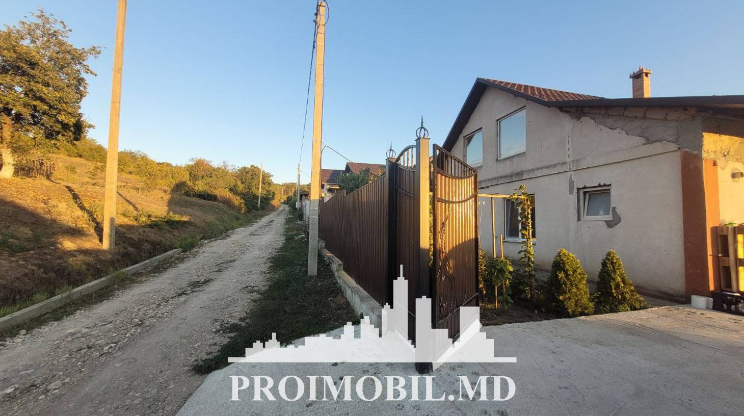 https://images.proimobil.md/rIr6H3x0vo6WIP2kNwSVKIEDee27BZ53woz7GFe94kU/watermark:0.75:so:0:30:0.39/resize:fill:1460:816:1/gravity:ce/bG9jYWw6Ly8vZXN0YXRlL2xyLzkyYjFmZmUyLTQ3ZWQtNDQ0MC1iYmNlLTNkZDNlYTI5YjFmZC5qcGVn
