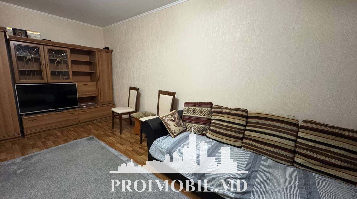 https://images.proimobil.md/rKb6hkQJo75ETRmBcQE4BVcazAgUbk7j3c4W3jAXuA8/watermark:0.75:so:0:30:0.39/resize:fill:1460:816:1/gravity:ce/bG9jYWw6Ly8vZXN0YXRlL2xyLzQ5MTkyNGI1LThlNTYtNDkzMS04YWVlLWU1ZTg0Yjg5ZmExNy5qcGVn