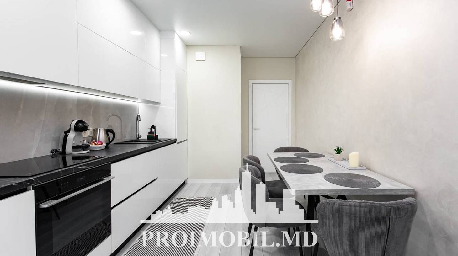 https://images.proimobil.md/rMZKr4z6sXrs_eDgeWCiu1fZ1XAEB0ViP5e9YRyf5pQ/watermark:0.75:so:0:30:0.39/resize:fill:1460:816:1/gravity:ce/bG9jYWw6Ly8vZXN0YXRlL2xyL2YyMjk3YTExLTI3YWEtNGNjYy1iODIyLTc5ZWZkZjRmNTdkYS5qcGVn