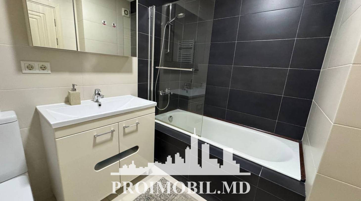 https://images.proimobil.md/rMtDCvLQrO7r-kVT2MPi7SQazfdWSW0afW_f5STeK7g/watermark:0.75:so:0:30:0.39/resize:fill:1460:816:1/gravity:ce/bG9jYWw6Ly8vZXN0YXRlL2xyLzkyYTJiMWVmLTRjMzYtNGQzNi05MzE4LWJiZWI5MGViOTUzNy5qcGVn