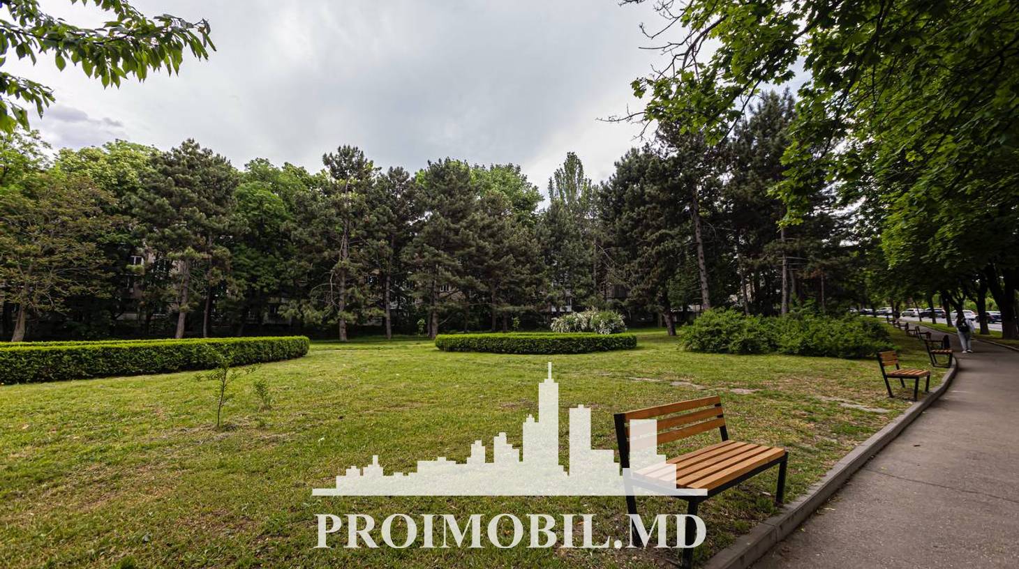 https://images.proimobil.md/rPqOolbOTSZhoHbDsGJORtLBjmDVEn2-CQNIu0LBO8s/watermark:0.75:so:0:30:0.39/resize:fill:1460:816:1/gravity:ce/bG9jYWw6Ly8vZXN0YXRlL2xyLzNmZWRmOGQ2LTYyNDAtNDZjZS1hZTFkLTUyMjU1OWQ3ODNmMS5qcGVn