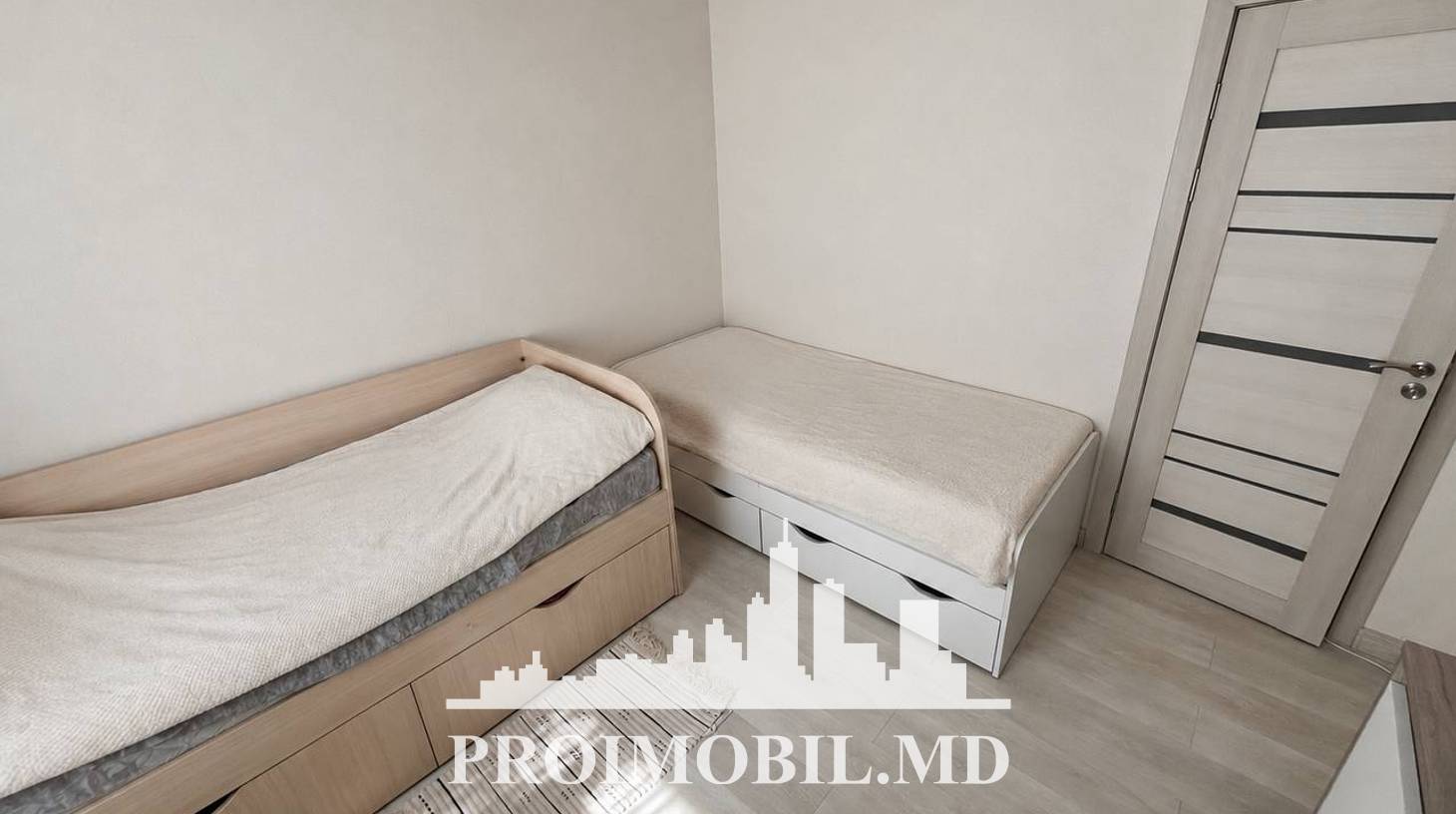 https://images.proimobil.md/rQhGXtxO8vd9otXmqzMwP-lHXOoSC_MFgL5JQrg6px4/watermark:0.75:so:0:30:0.39/resize:fill:1460:816:1/gravity:ce/bG9jYWw6Ly8vZXN0YXRlL2xyLzhiYTMyNDgzLTk1MTktNDhlYS04ZDQyLWEyMWNmN2FlYzIzYi5qcGVn